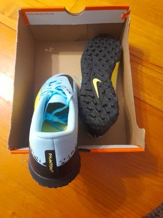 Botas de fútbol Nike Phantom 38
