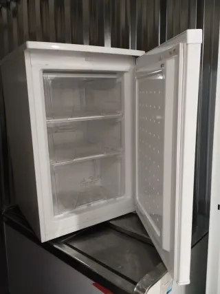 Congelador bajo encimera EAS ELECTRIC 