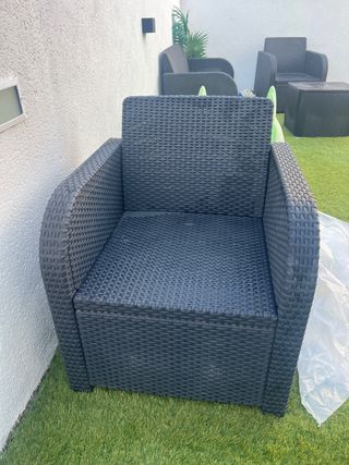 Poltrone da giardino in rattan nero con tavolo