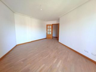 Piso en venta en San Mamés - La Palomera en León