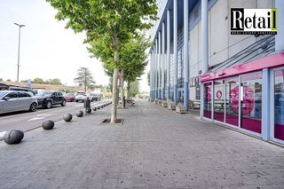 Local comercial en alquiler en Centre - Eixample – Can Llobet – Can Serra en Barbera del Vallès
