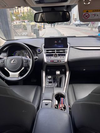 Lexus NX 2021