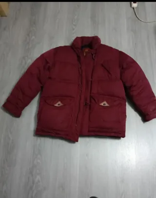 Abrigo de plumas rojo