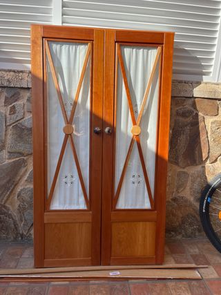 Puertas de madera con cristal y diseño