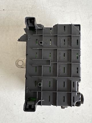 Caja de reles fusibles BSM B3 : 9650664080