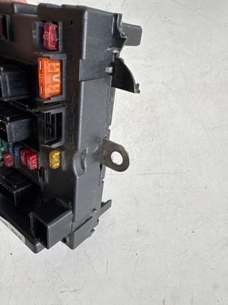 Caja de reles fusibles BSM B3 : 9650664080