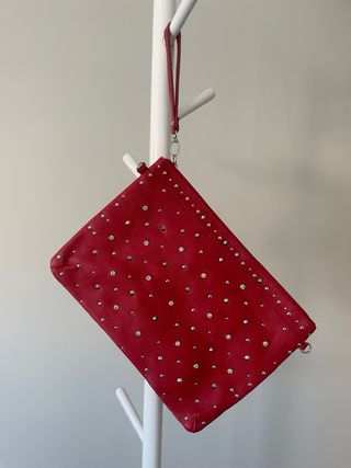 Bolso Clutch Rojo Stradivarius Tachuelas