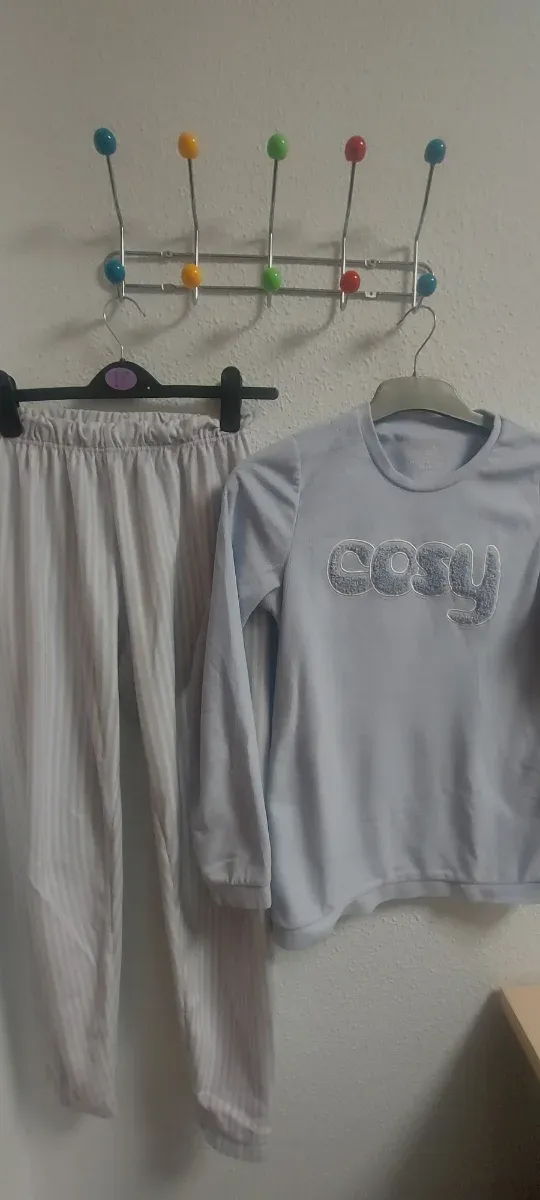 Lote 2 pijamas: azul y verde