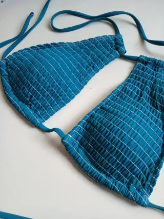 Bikini turqesa con tiras