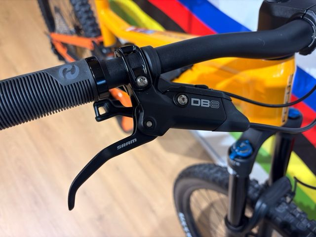 Focus Jam2 6.8 Naranja - Última Unidad