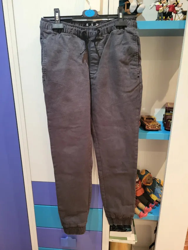 Pantalón gris S con goma cintura y bajos
