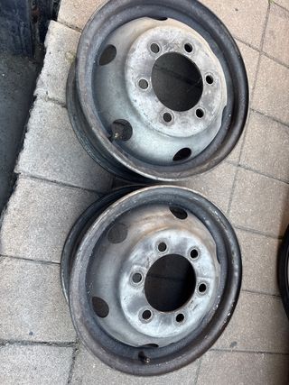 2 Llantas Furgon IVECO 16 Pulgadas
