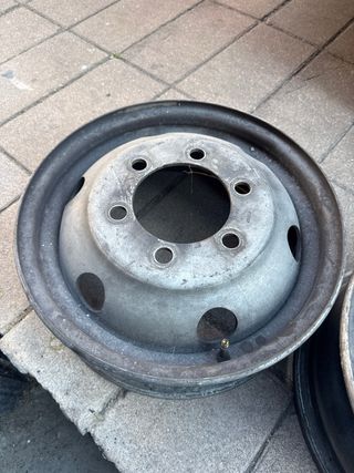 2 Llantas Furgon IVECO 16 Pulgadas