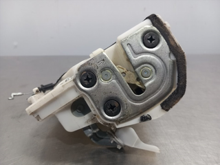 CERRADURA PUERTA DELANTERA DERECHA MAZDA 3 BERLIN