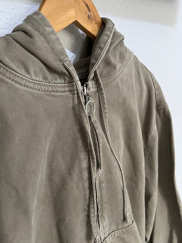 Chaqueta Zara con cremallera y capucha