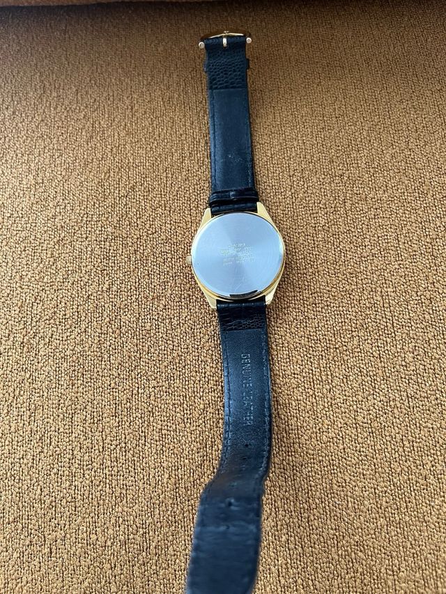 Reloj Casio Dorado y Negro