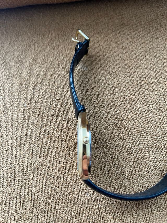 Reloj Casio Dorado y Negro