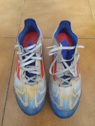 Botas de fútbol F50 gama alta Talla 41.5