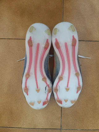 Botas de fútbol F50 gama alta Talla 41.5