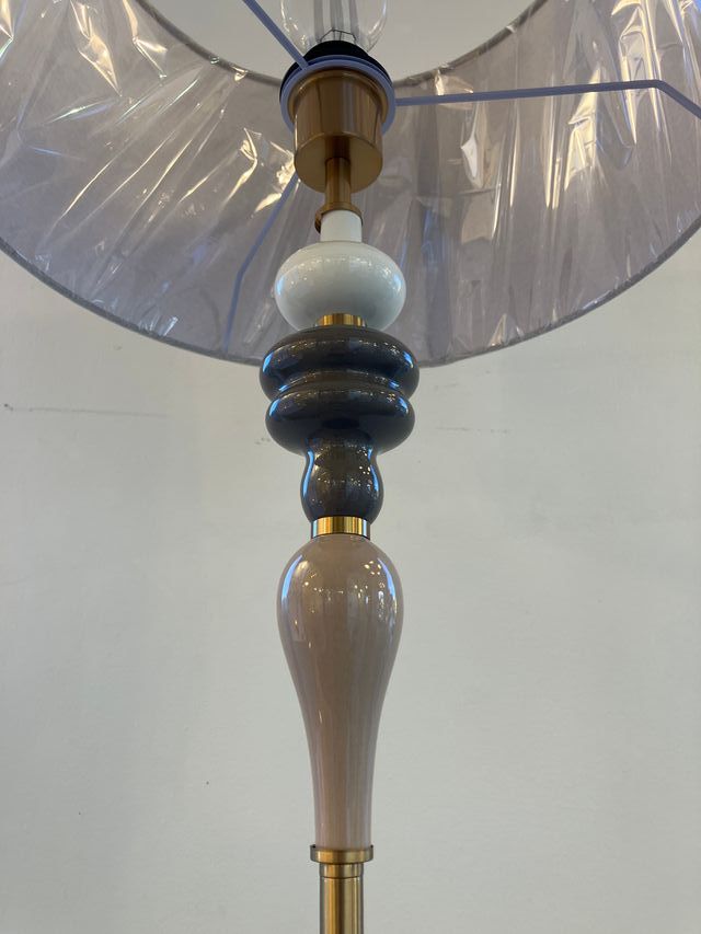 Lampada da terra in ceramica con paralume