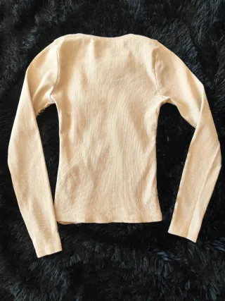 Camiseta beige escote V manga larga Talla S
