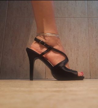 Zapatos de tacón negros piel
