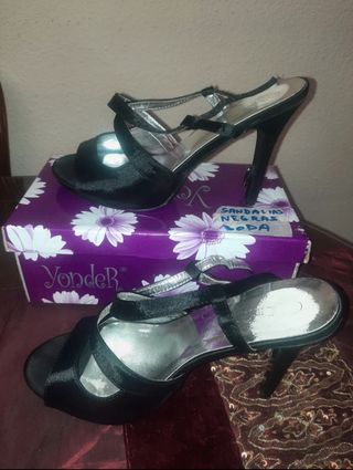 Zapatos de tacón negros piel