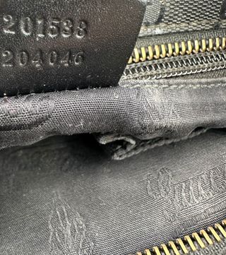 Bolso bandolera Gucci negro GG monogram
