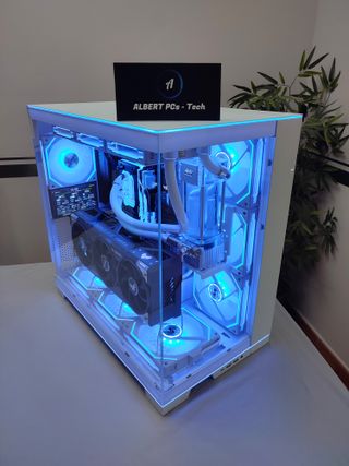 PC Gaming RTX 5080, Ryzen 7, 32GB RAM, 2TB NVME