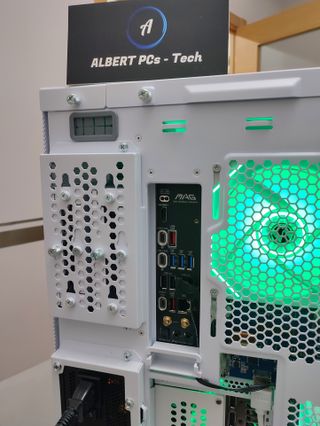 PC Gaming RTX 5080, Ryzen 7, 32GB RAM, 2TB NVME