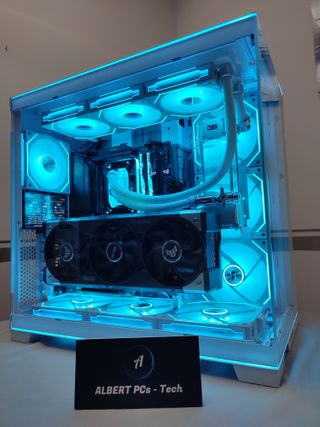 PC Gaming RTX 5080, Ryzen 7, 32GB RAM, 2TB NVME