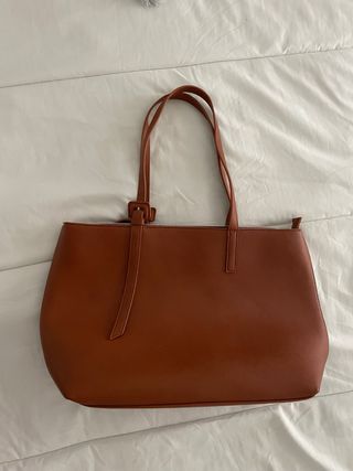 Bolso marrón de piel sintética