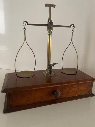 Balanza antigua de joyería