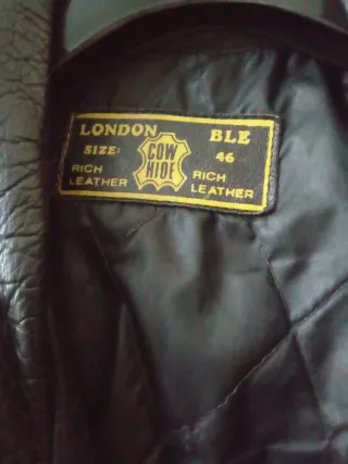 Chupa de Cuero Vintage Clásica Negra