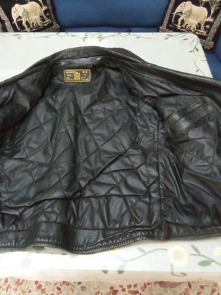 Chupa de Cuero Vintage Clásica Negra