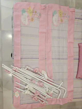 Una Valla Seguridad Cama Bebé Niño