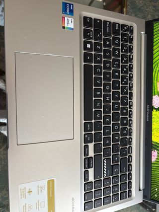 ASUS Vivobook Portátil Beige/Plata
