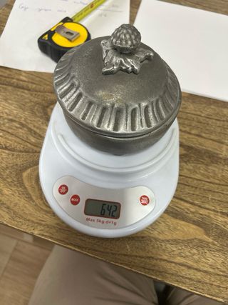 Bombonera de peltre vintage