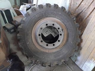 Rueda 10.00-20 BKT