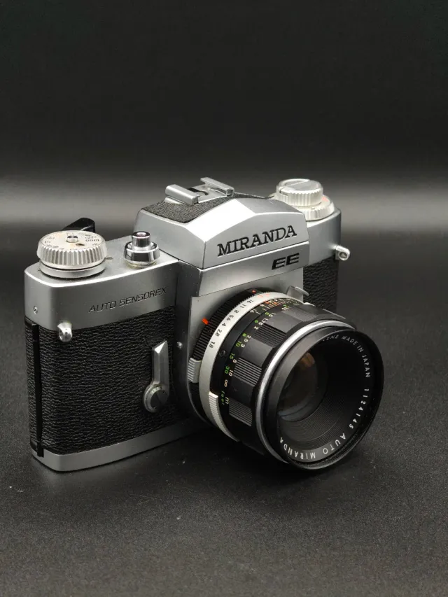 Lote Cámara Analógica Miranda EE y objetivo 50mm