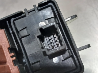 MANDO ELEVALUNAS DELANTERO IZQUIERDO DACIA DUSTER