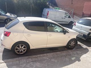 Seat Ibiza siniestrado (arranca)
