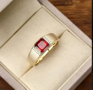Anillo con Rubí y Diamantes