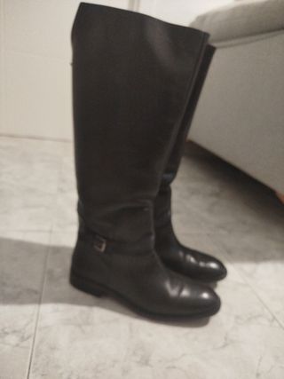 BOTAS ALTAS DE PIEL ZARA
