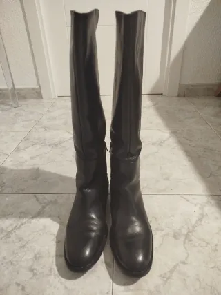 BOTAS ALTAS DE PIEL ZARA