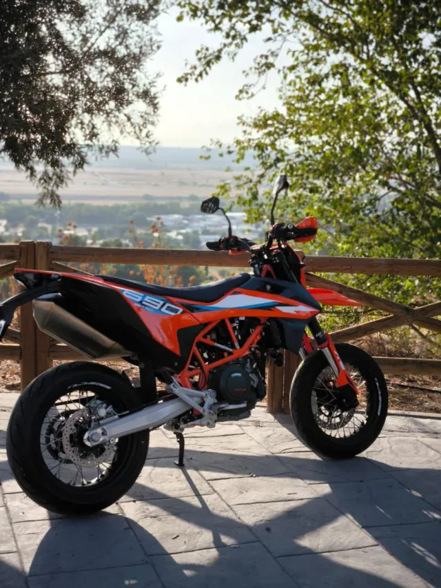 KTM 690 SMC R del 2024