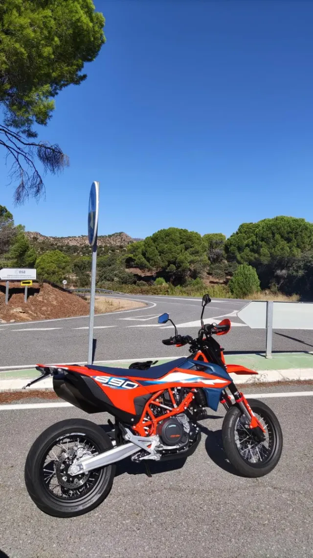 KTM 690 SMC R del 2024