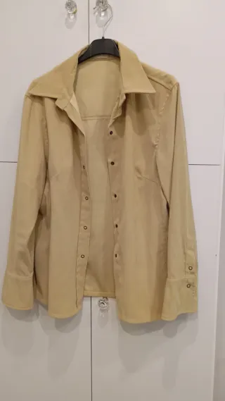 Camisa beige manga larga