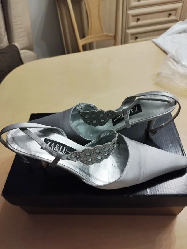 Zapatos de fiesta ZARA plateados