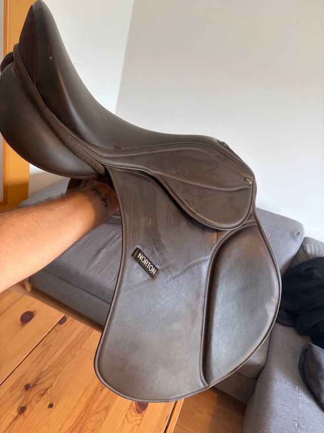 Silla de montar Norton 17,5